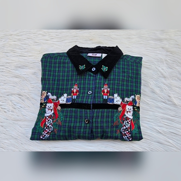 Vintage Faded Glory Women’s Shirt With Christmas Embroidery Size 22W/24W - Picture 5 of 9